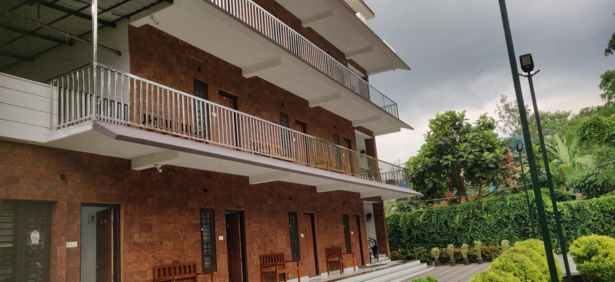 Dolphin Enclave Service Studio Apartments Kalpatta Zewnętrze zdjęcie