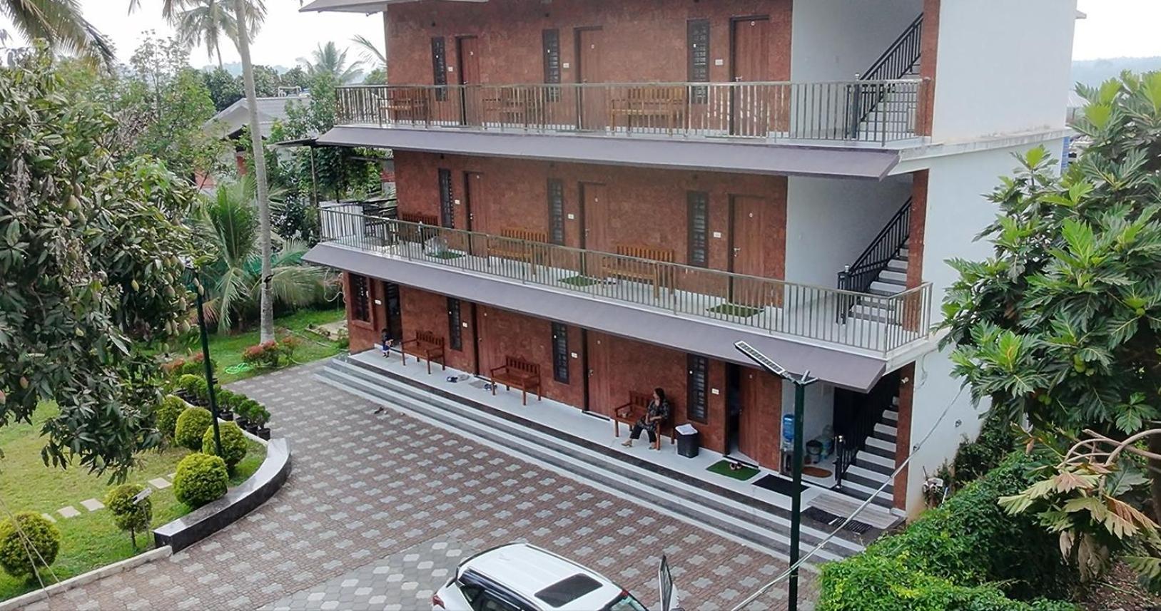 Dolphin Enclave Service Studio Apartments Kalpatta Zewnętrze zdjęcie